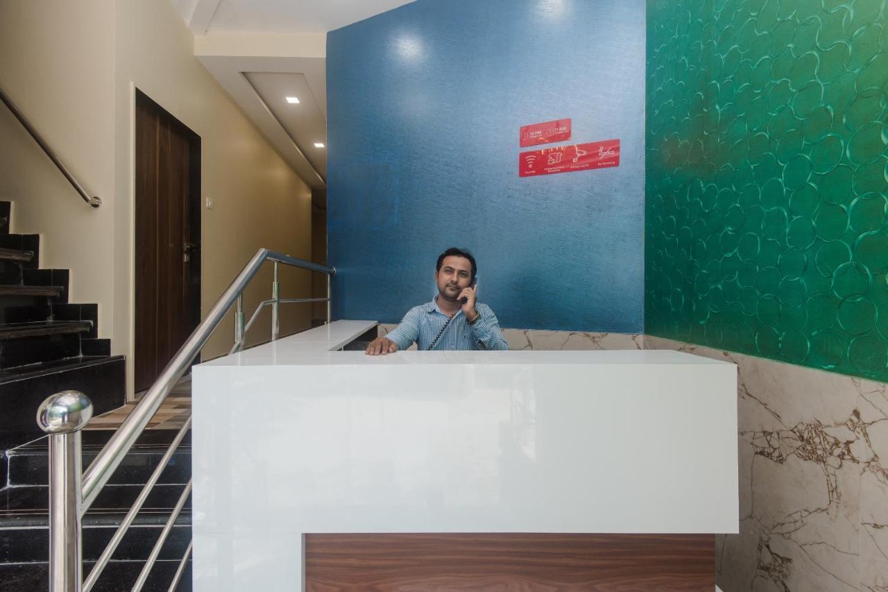 Hotel O Greenforest Near Airport Road Metro Station Bombay Exterior foto